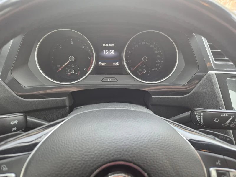 VW Tiguan, снимка 6 - Автомобили и джипове - 53598138