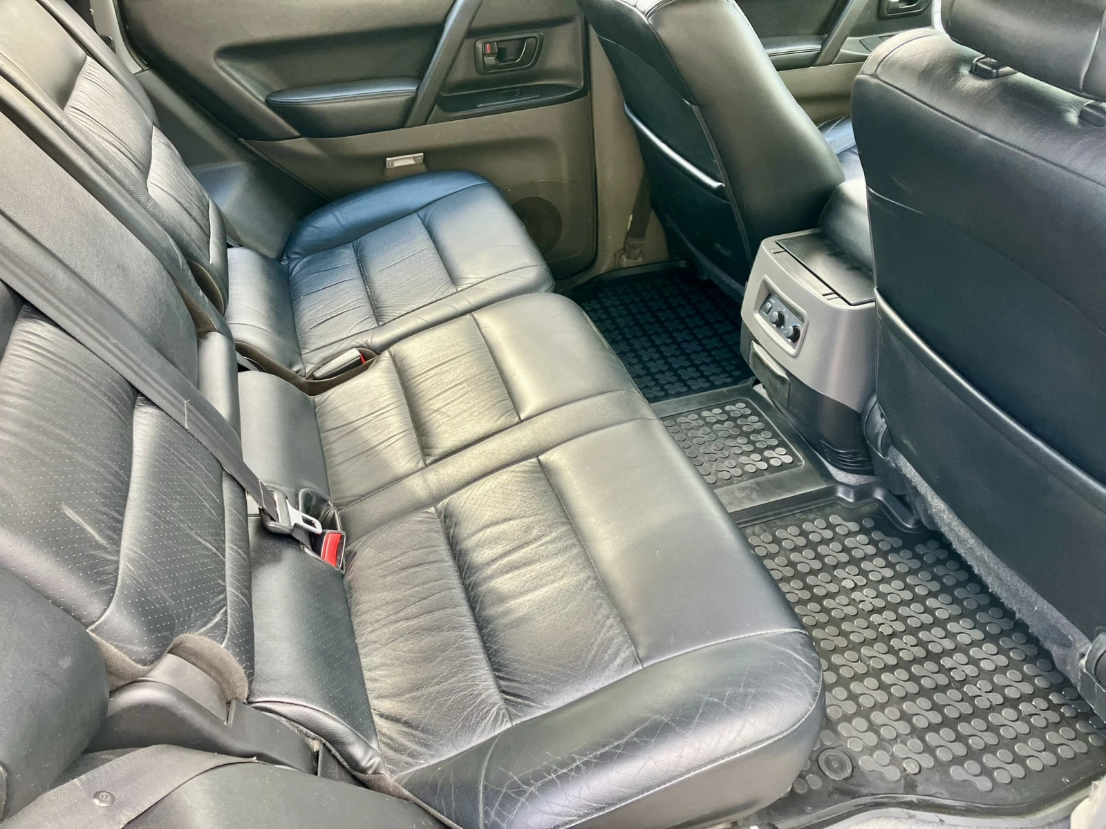 Mitsubishi Pajero 3.2 DID FACELIFT, снимка 12 - Автомобили и джипове - 54214269