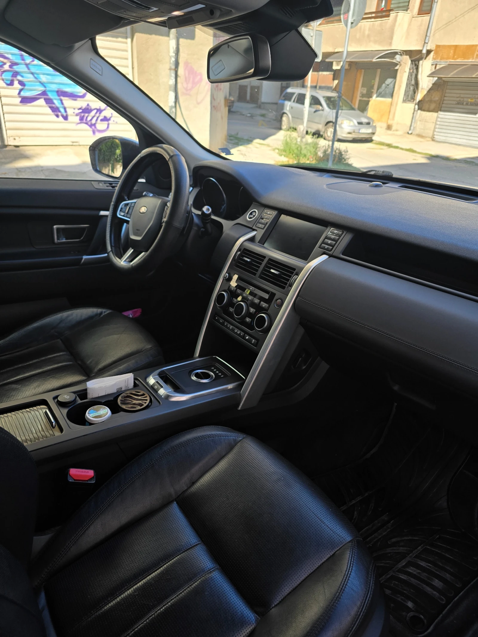 Land Rover Discovery Sport 2016, снимка 13 - Автомобили и джипове - 54930843