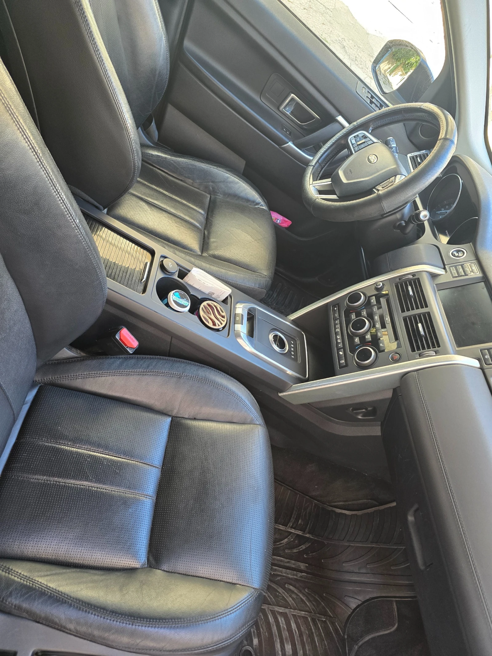 Land Rover Discovery Sport 2016, снимка 14 - Автомобили и джипове - 54930843