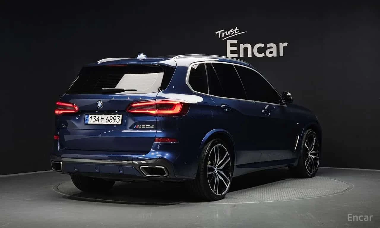 BMW X5 * M50d * ДИСТРОНИК * ОБДУХВАНЕ * МАСАЖИ, снимка 2 - Автомобили и джипове - 55559118