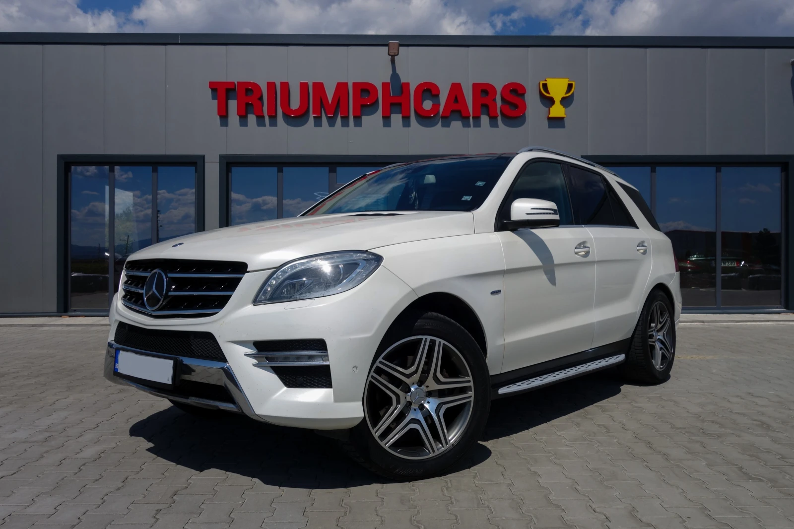 Mercedes-Benz ML 350 * 4MATIC* DISTRONIC* Harman/Kardon* АВТОКРЕДИТ* 