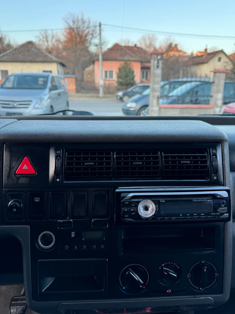 VW Transporter 2.5TDI CARAVELLE, снимка 12 - Бусове и автобуси - 48797713