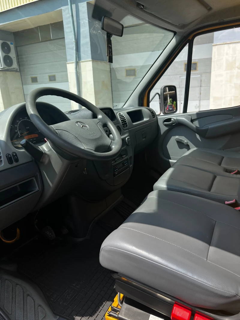 Mercedes-Benz Sprinter 416 РЕАЛНИ КИЛОМЕТРИ, снимка 16 - Бусове и автобуси - 51949357