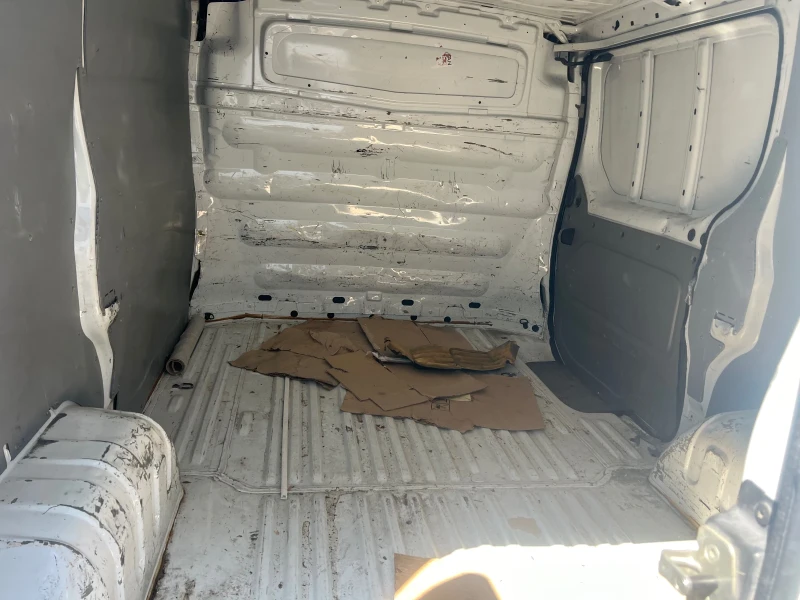 Renault Trafic 2000куб 110кс 6ск клим, снимка 11 - Бусове и автобуси - 51137548