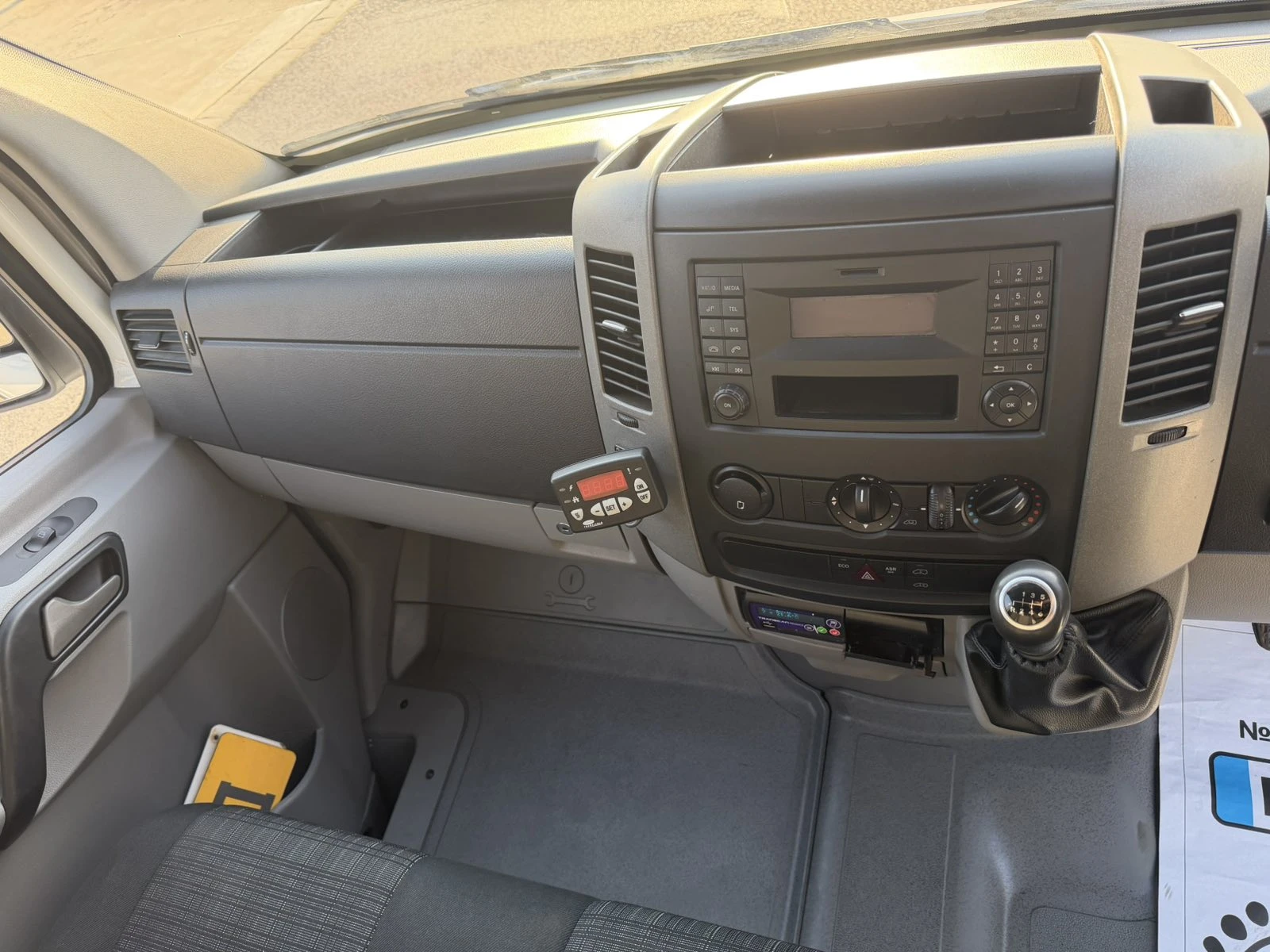 Mercedes-Benz Sprinter 314 Хладилен/Гаранция, снимка 11 - Бусове и автобуси - 54042740