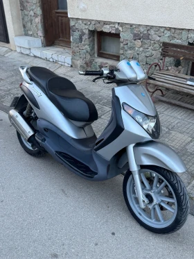     Piaggio Beverly 200