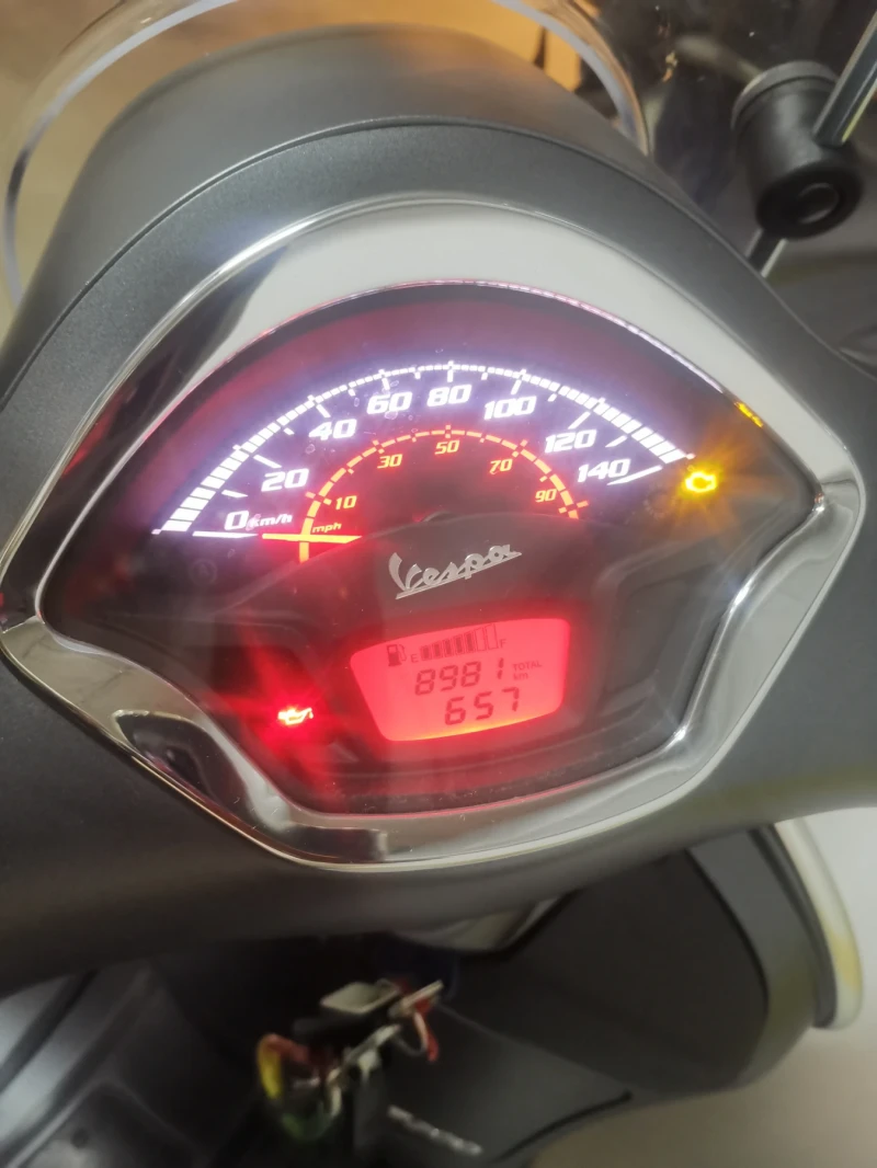 Vespa 300, снимка 2 - Мотоциклети и мототехника - 51994963