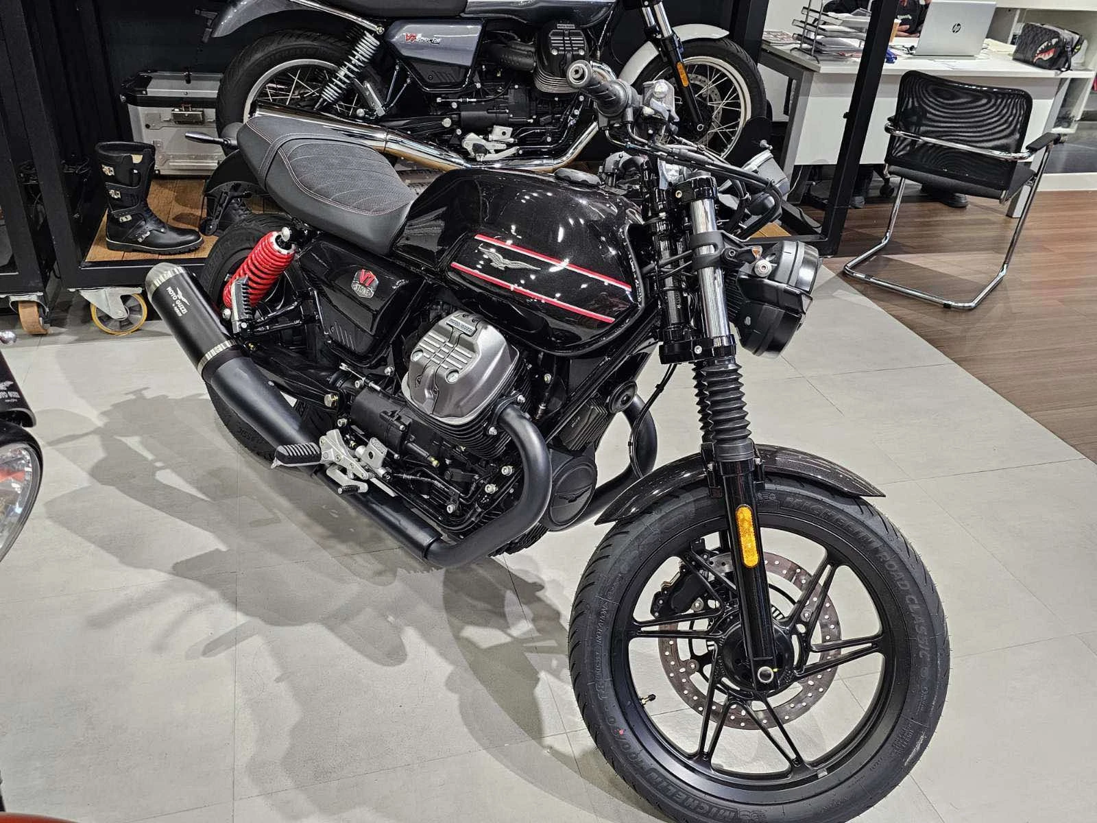 Moto Guzzi V 7 Stone Special Edition - изображение 5