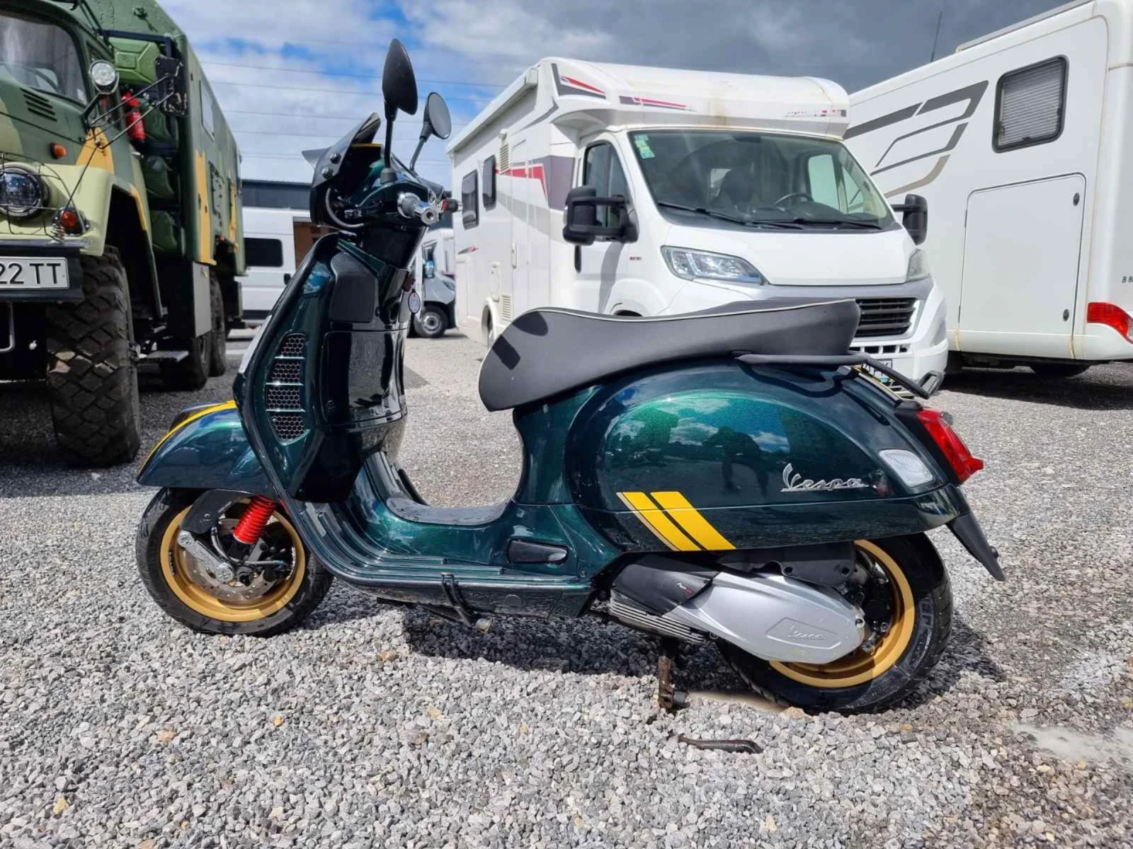 Vespa GTS 300 Racing Sixties, снимка 3 - Мотоциклети и мототехника - 54780471