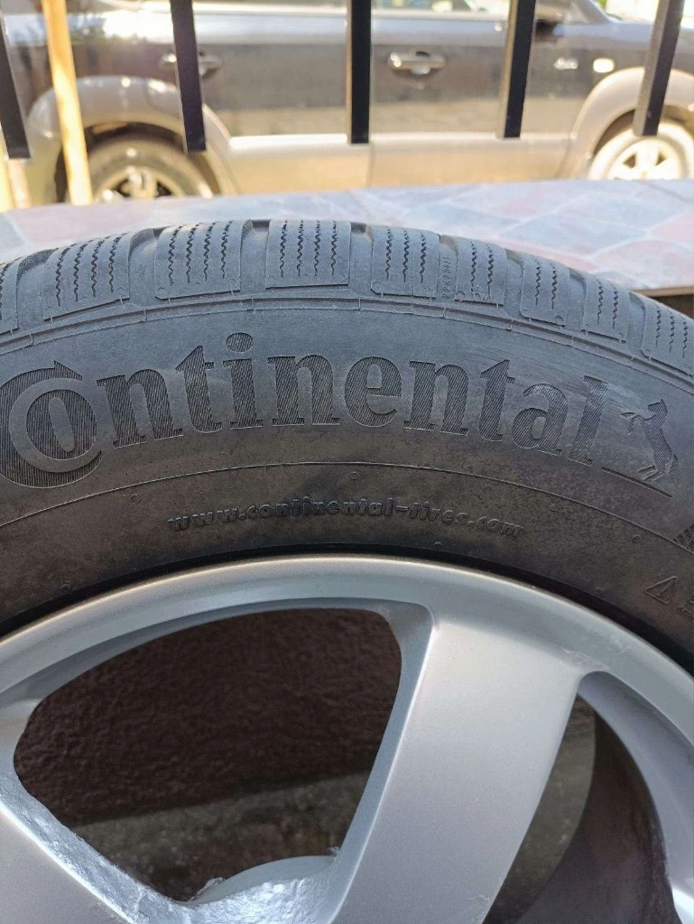 Гуми с джанти Continental 225/65R17, снимка 2 - Гуми и джанти - 47639823