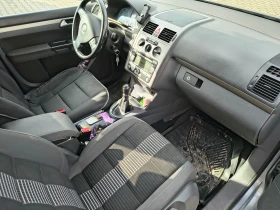 VW Touran 2.0 TDI  BMM - 5420 € / 10600.60 лв. - 76782090 9