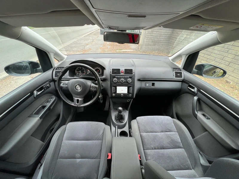 VW Touran 1.6 TDI HIGHLINE, снимка 10 - Автомобили и джипове - 41202710