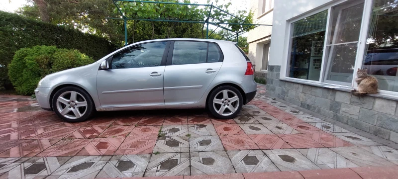 VW Golf 5, снимка 2 - Автомобили и джипове - 47704009