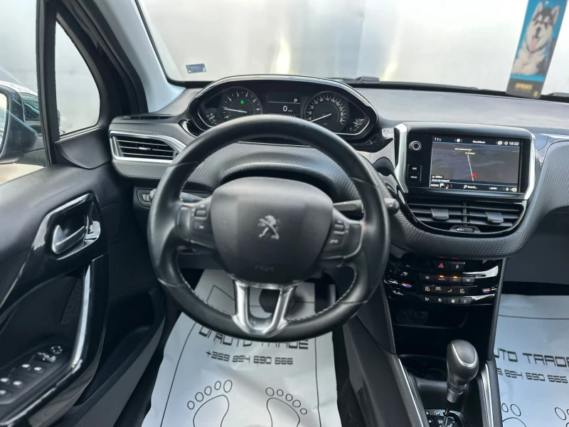 Peugeot 208 1.2 Automatic, снимка 7 - Автомобили и джипове - 48633166