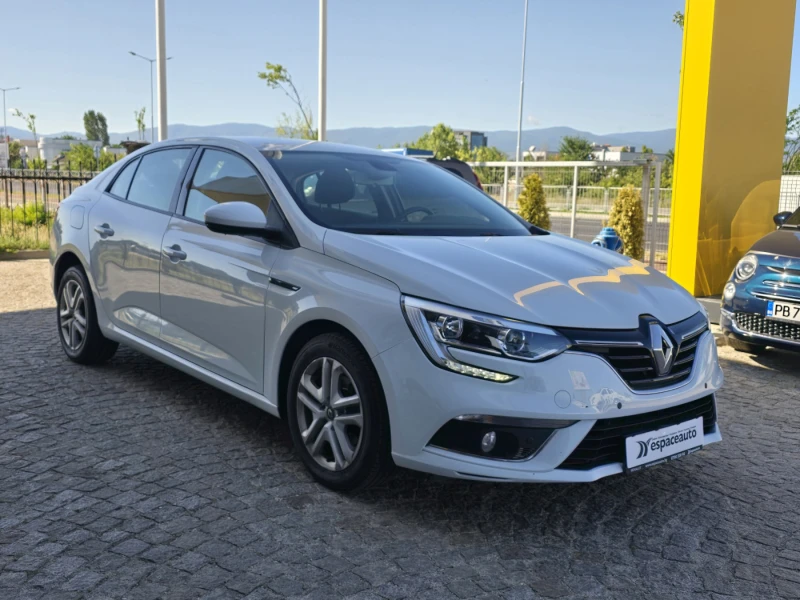 Renault Megane 1.3TCe/140 к.с./Life, снимка 3 - Автомобили и джипове - 51352570