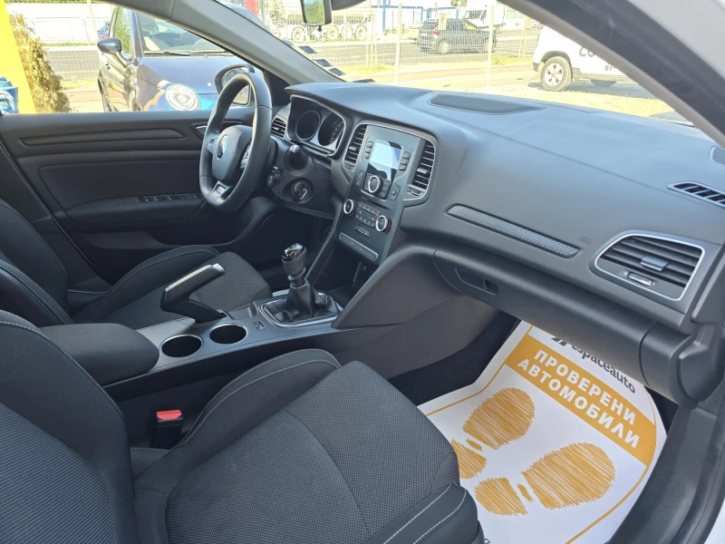 Renault Megane 1.3TCe/140 к.с./Life, снимка 11 - Автомобили и джипове - 51352570