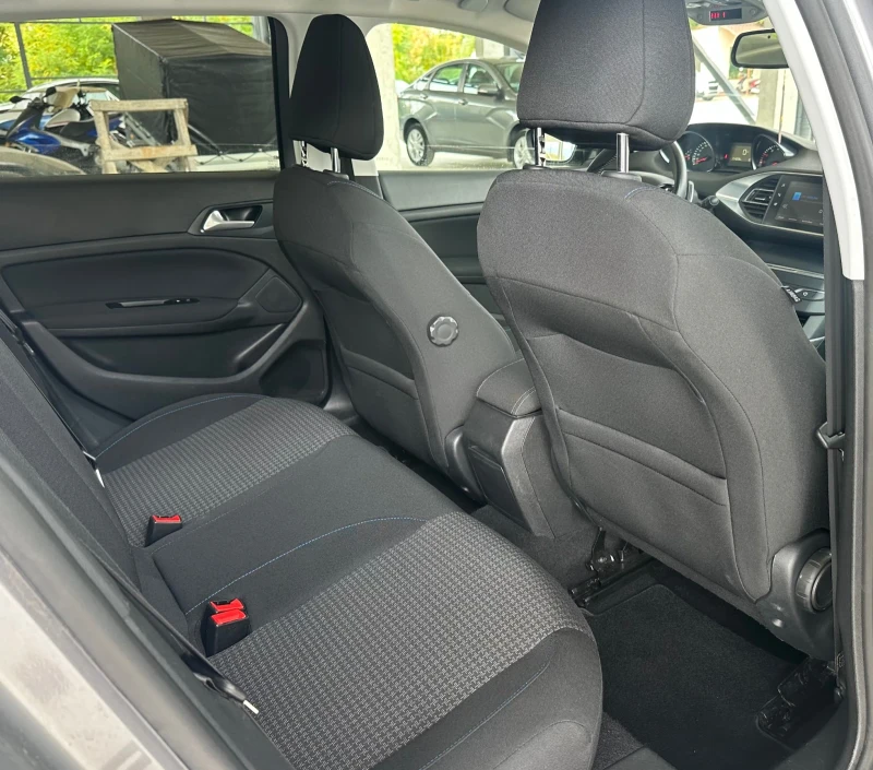 Peugeot 308 1.2/PureTech/Style, снимка 8 - Автомобили и джипове - 52132251