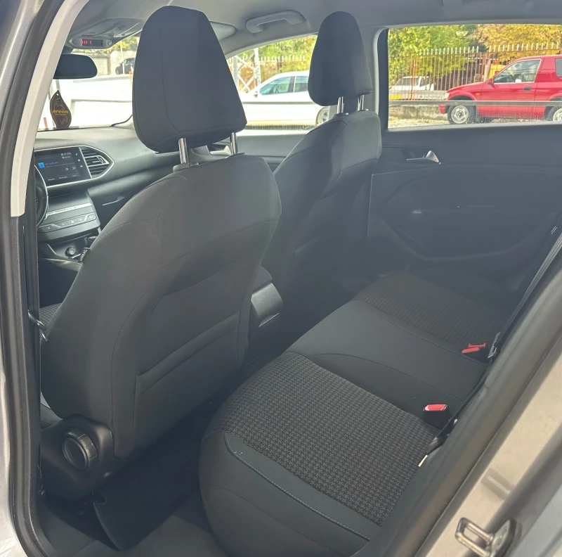 Peugeot 308 1.2/PureTech/Style, снимка 7 - Автомобили и джипове - 52132251