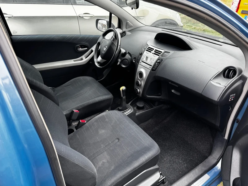 Toyota Yaris 1.4 D4D, снимка 9 - Автомобили и джипове - 52646342