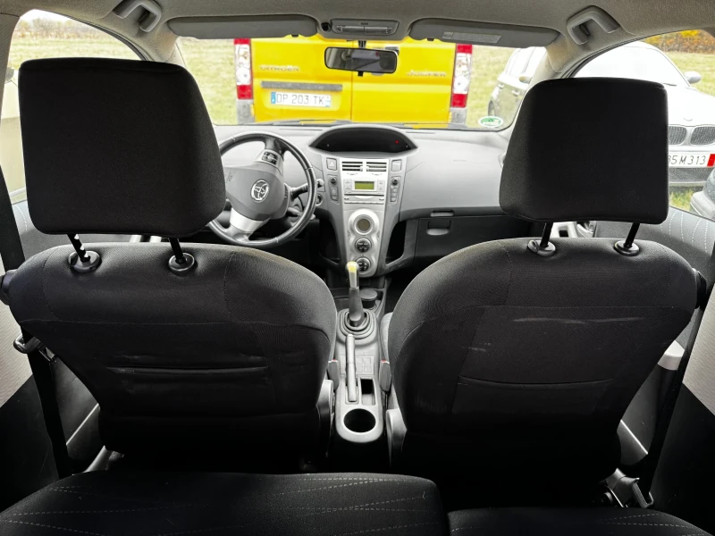 Toyota Yaris 1.4 D4D, снимка 7 - Автомобили и джипове - 52646342