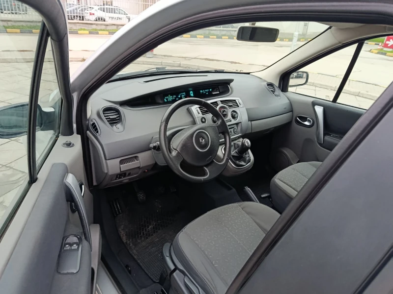 Renault Scenic 1.6 Бензин ГАЗ, снимка 10 - Автомобили и джипове - 52579066