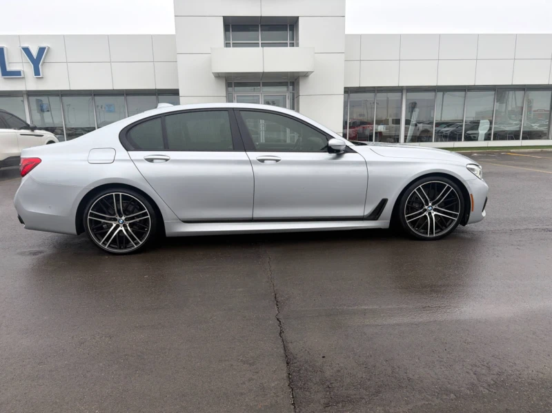 BMW 750 XDRIVE * ДИСТРОНИК* ОБДУХВАНЕ* 360 КАМЕРА* , снимка 4 - Автомобили и джипове - 53561561