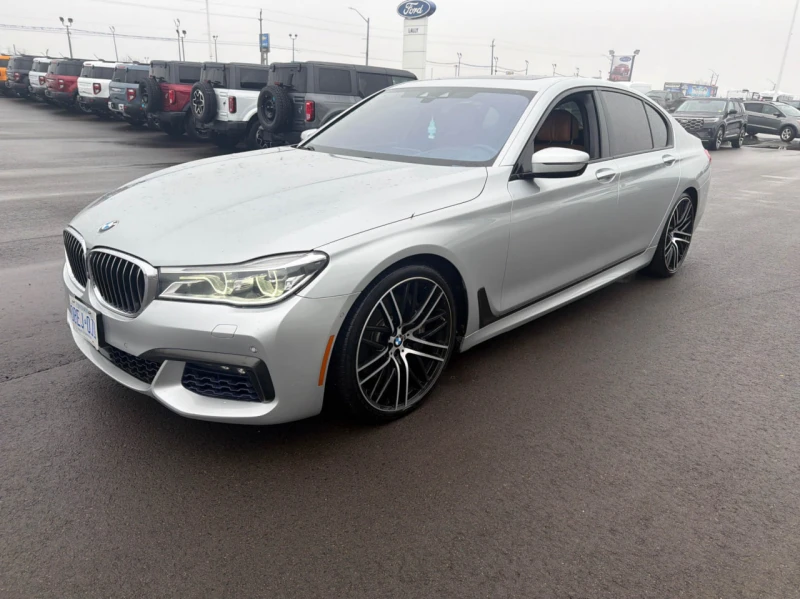 BMW 750 XDRIVE * ДИСТРОНИК* ОБДУХВАНЕ* 360 КАМЕРА* 