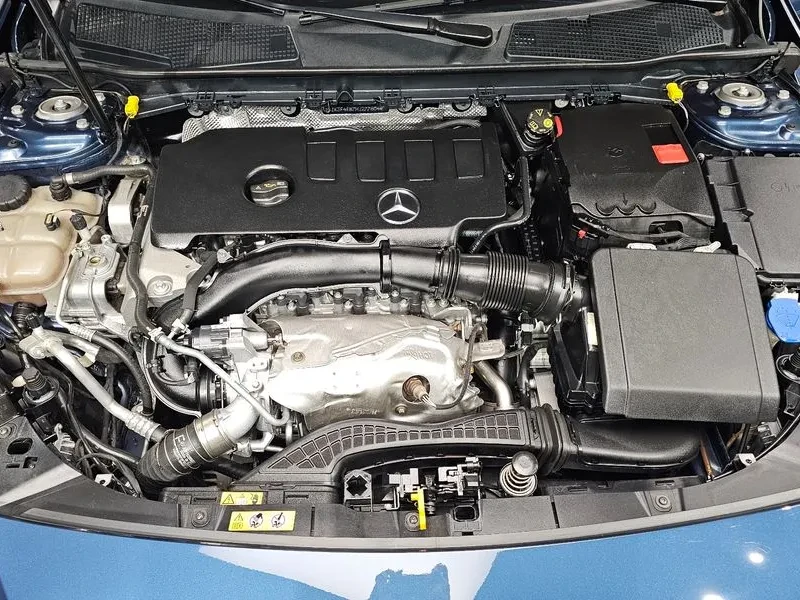 Mercedes-Benz A 220, снимка 5 - Автомобили и джипове - 56016806