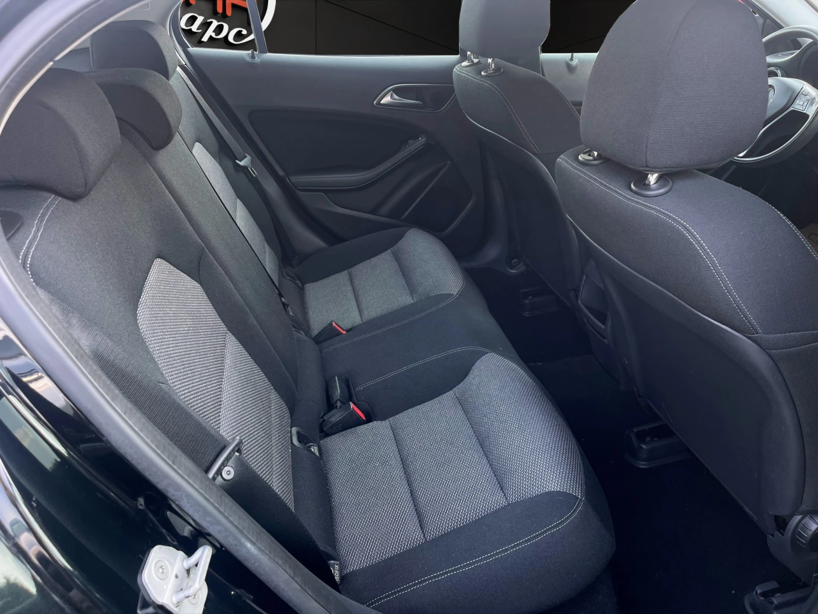 Mercedes-Benz GLA 180 CDI EXECUTIVE AUTO, снимка 11 - Автомобили и джипове - 42612241
