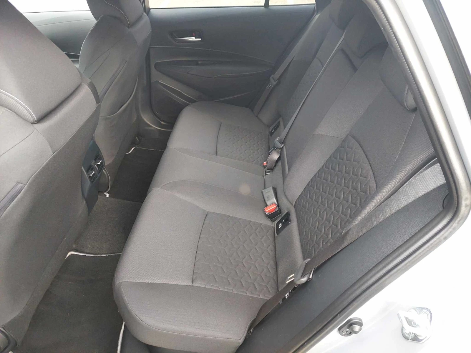 Toyota Corolla 2, 0i HIBRYD+  | Mobile.bg   12