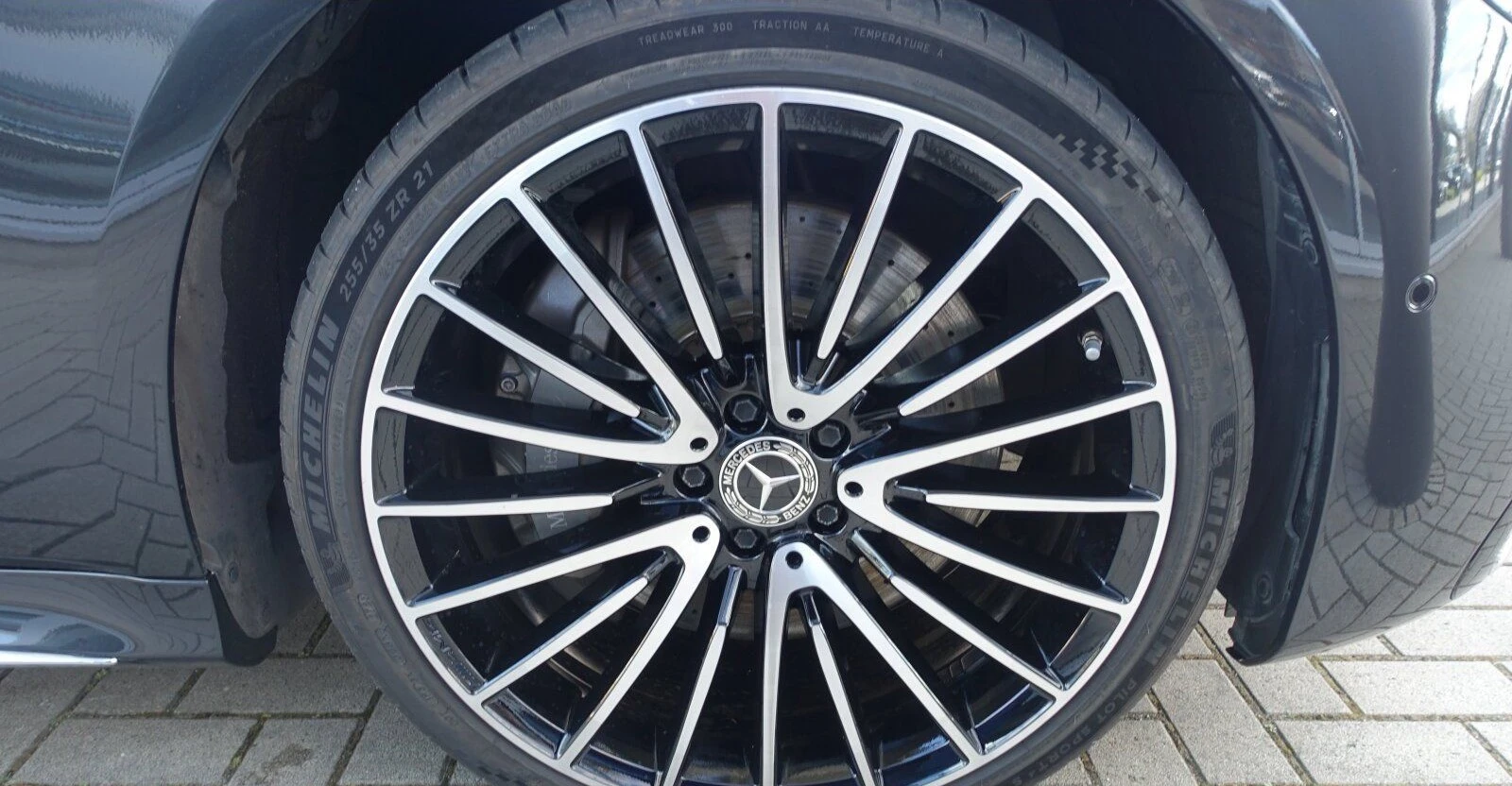 Mercedes-Benz S 400 d/AMG/LONG/4-MATIC/BURM/PANO/DISTRONIC/HEAD UP/ - изображение 4