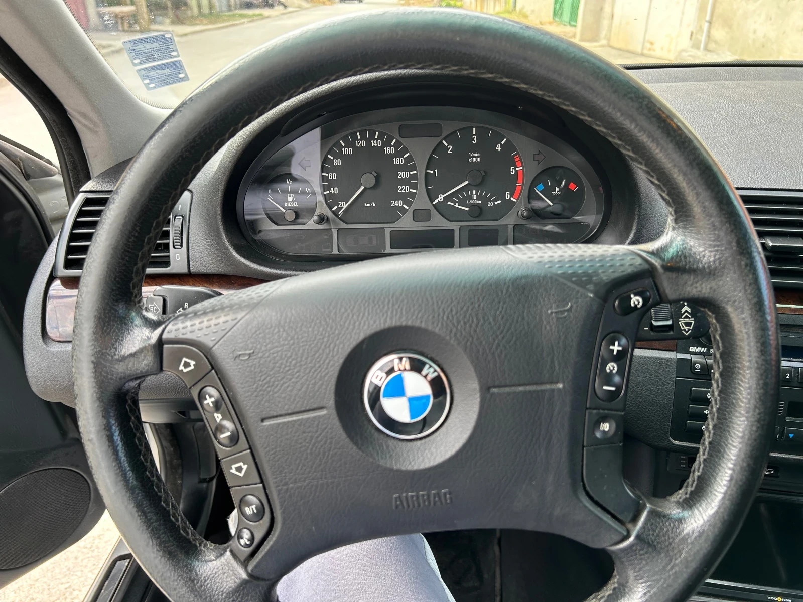BMW 330 3.0D XDRIVE - изображение 8