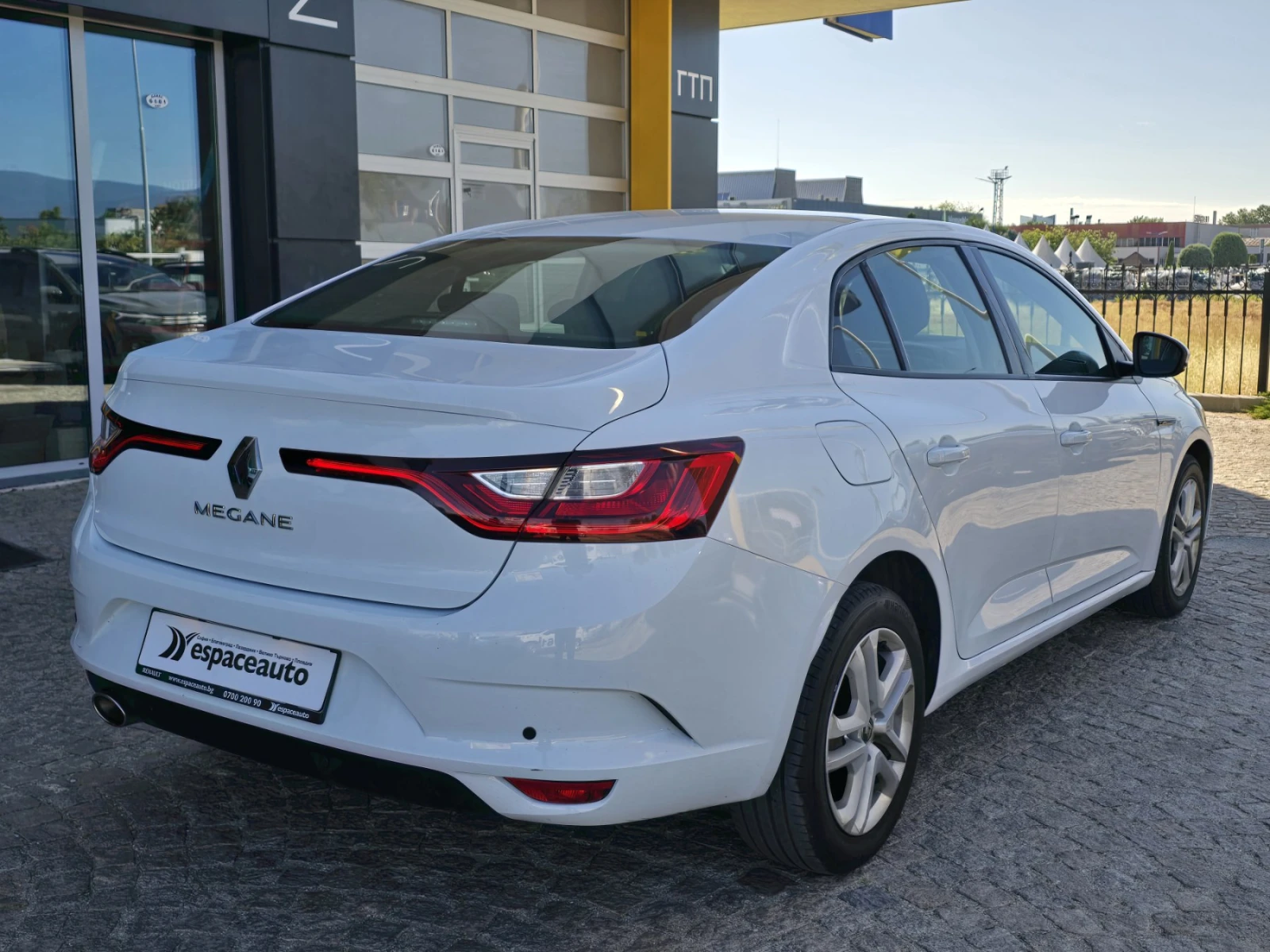 Renault Megane 1.3TCe/140 к.с./Life - изображение 5