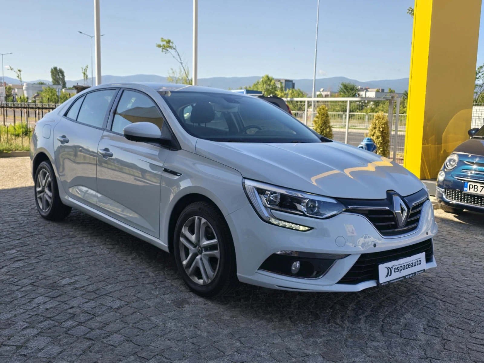 Renault Megane 1.3TCe/140 к.с./Life - изображение 3