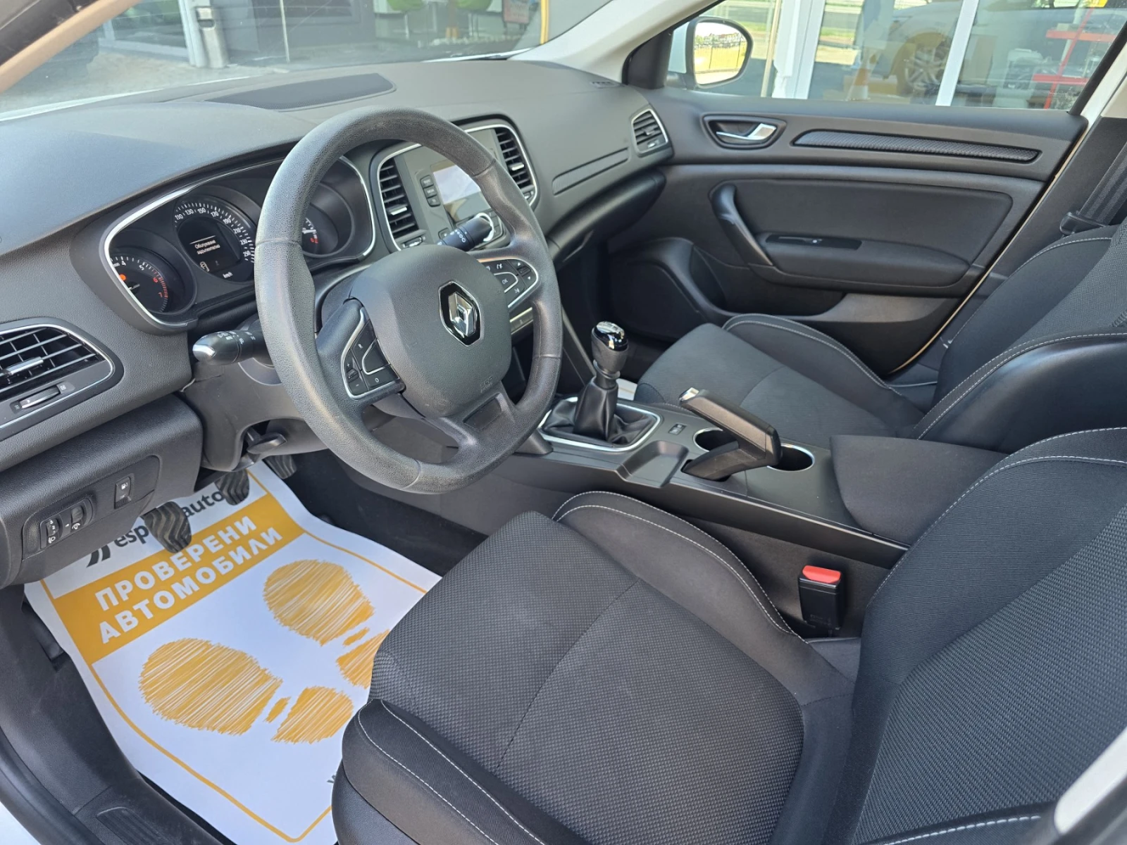 Renault Megane 1.3TCe/140 к.с./Life - изображение 10