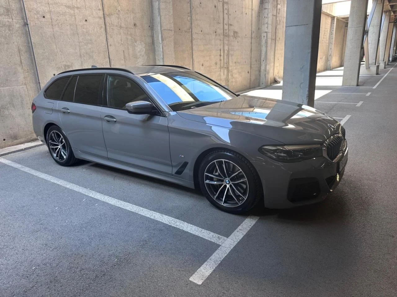 BMW 530 TOURING (G31 Facelift 2021) 530d Mild Hybrid - изображение 4