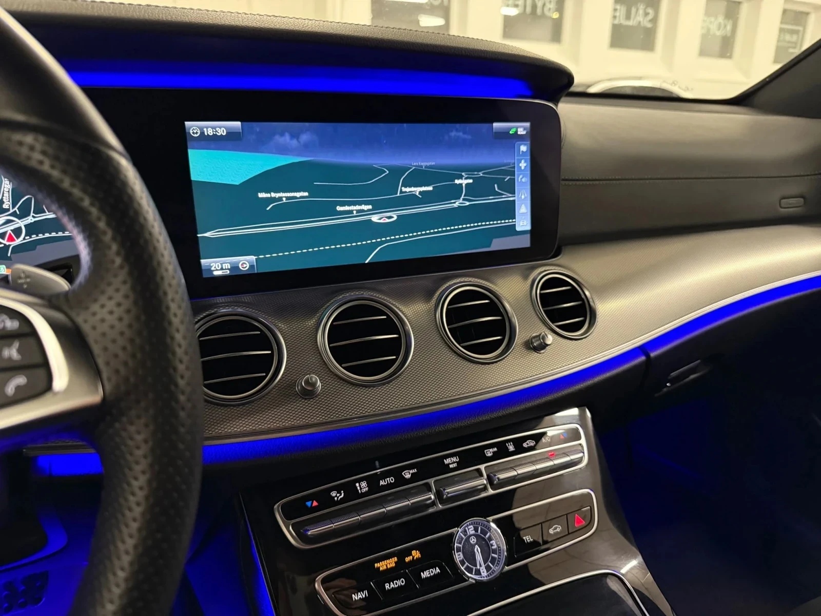 Mercedes-Benz E 220 AMG Line* . .* ead-UP  | Mobile.bg   15