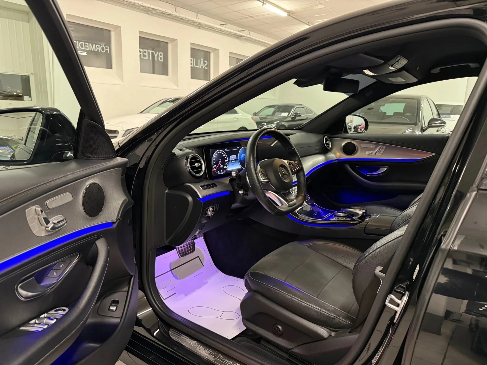 Mercedes-Benz E 220 AMG Line* . .* ead-UP  | Mobile.bg   12