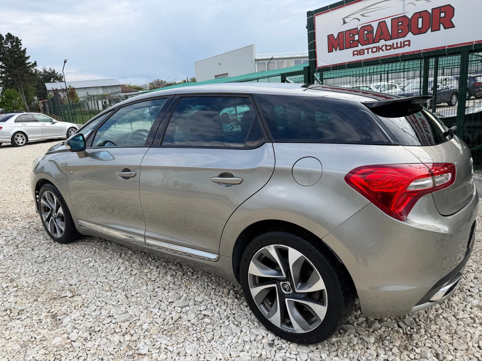Citroen DS5 2.0HDi/163p.s-Hybrid 4/Navi/Kamera-4x4!!! | Mobile.bg � ����������� 4