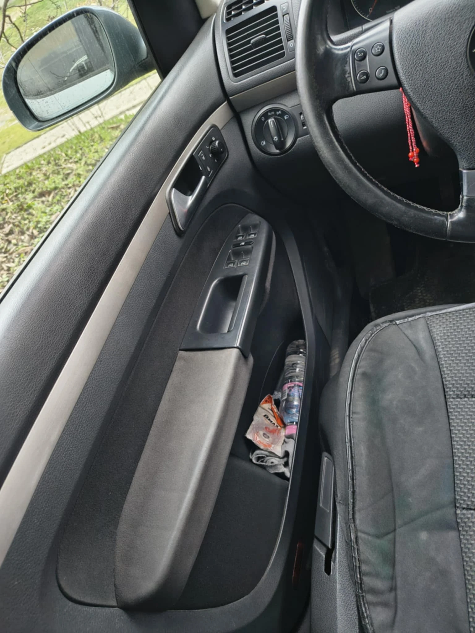 VW Touran 2.0 TDI  BMM, снимка 11 - Автомобили и джипове - 53394461