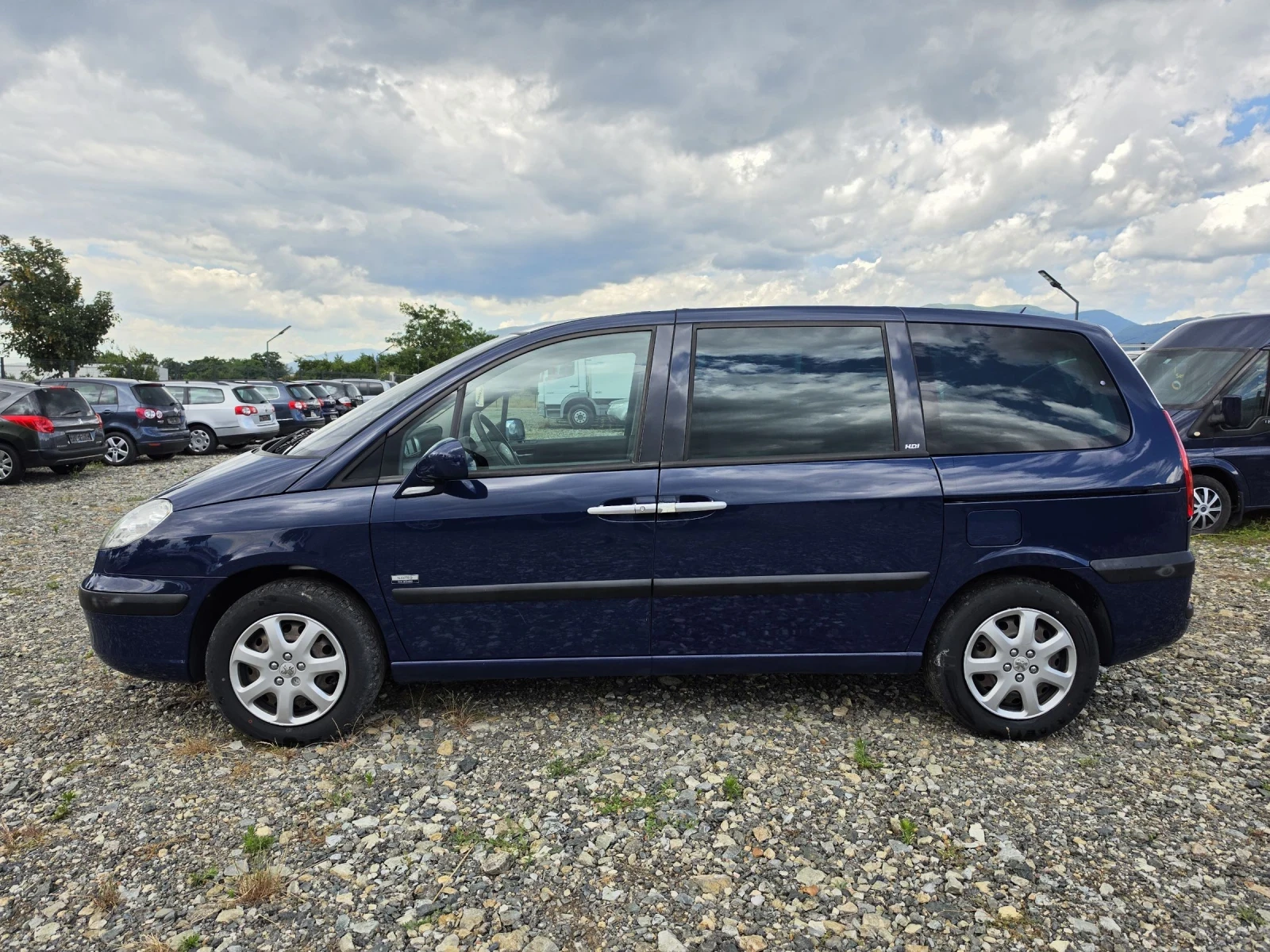 Peugeot 807 2.2HDI 128 7 места, снимка 3 - Автомобили и джипове - 53935355
