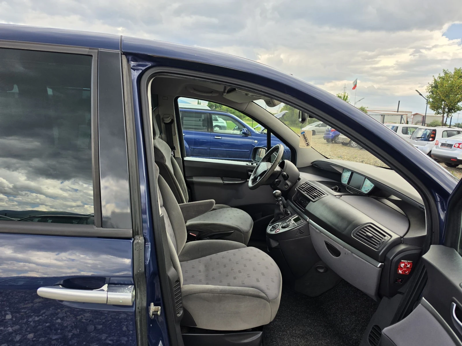 Peugeot 807 2.2HDI 128 7 места, снимка 12 - Автомобили и джипове - 53935355