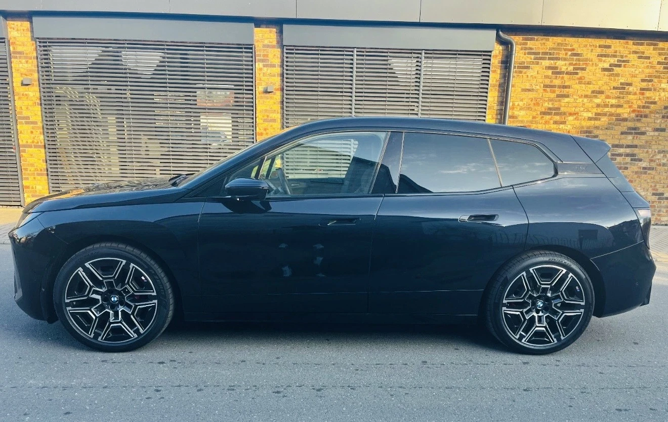 BMW iX 45xDrive FACELIFT M-SPORT PRO-ICONIC GLOW ГАРАНЦИЯ, снимка 3 - Автомобили и джипове - 54070923
