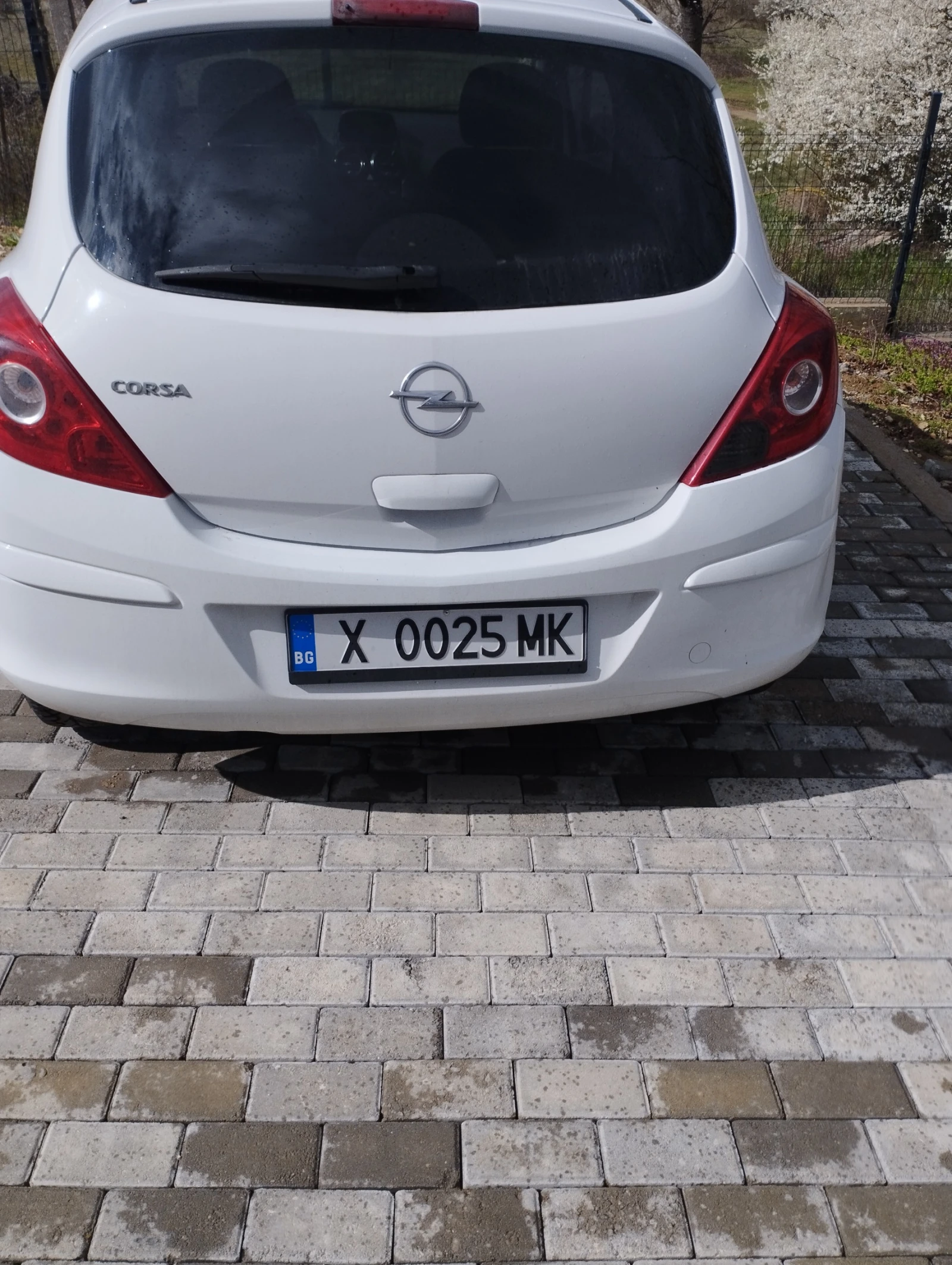 Opel Corsa D, снимка 2 - Автомобили и джипове - 54089580