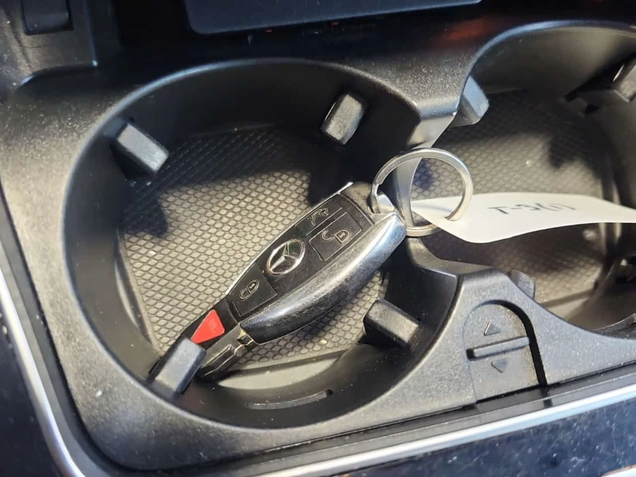 Mercedes-Benz C 300 * KEYLESS* ПОДГРЕВИ* ПАНО* CARFAX, снимка 8 - Автомобили и джипове - 54185713