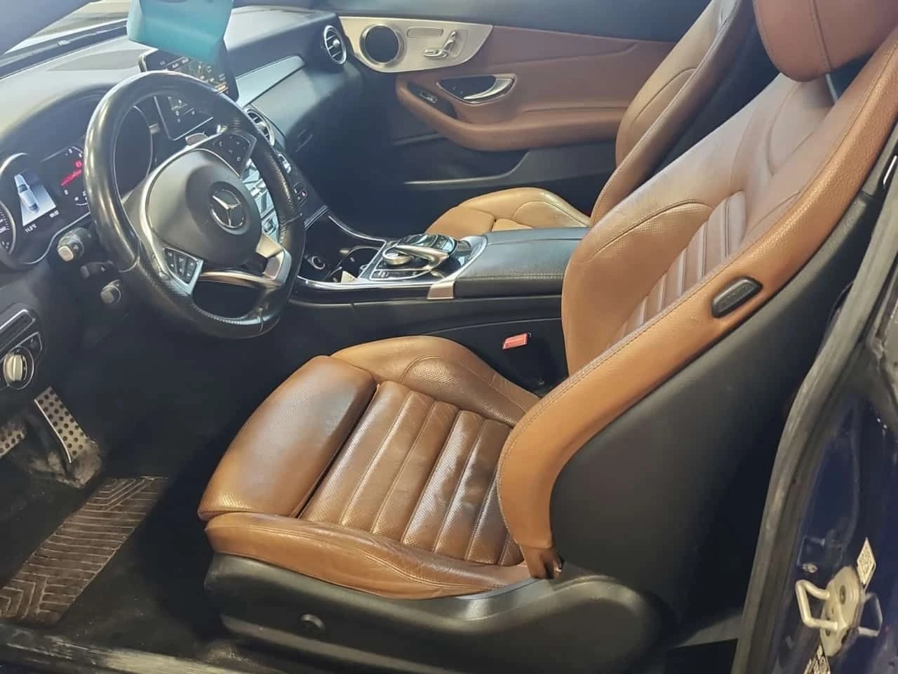 Mercedes-Benz C 300 * KEYLESS* ПОДГРЕВИ* ПАНО* CARFAX, снимка 5 - Автомобили и джипове - 54185713