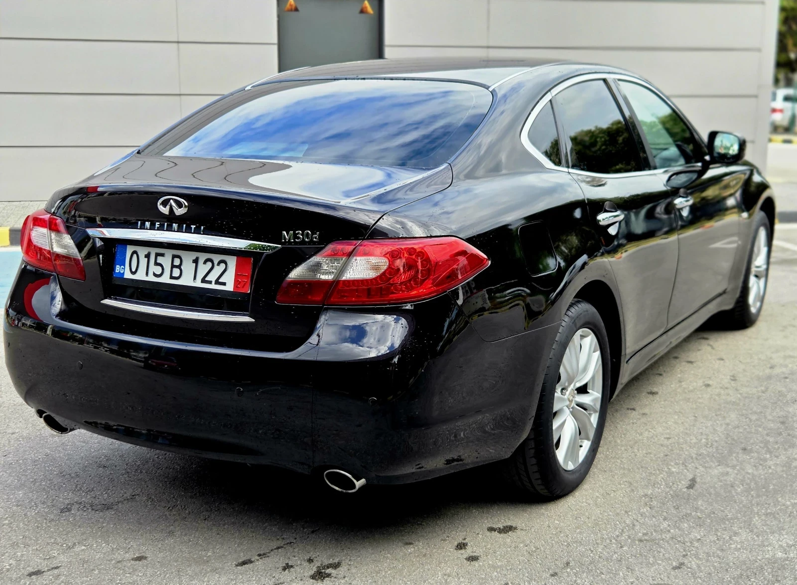 Infiniti M 30d, снимка 4 - Автомобили и джипове - 54485489