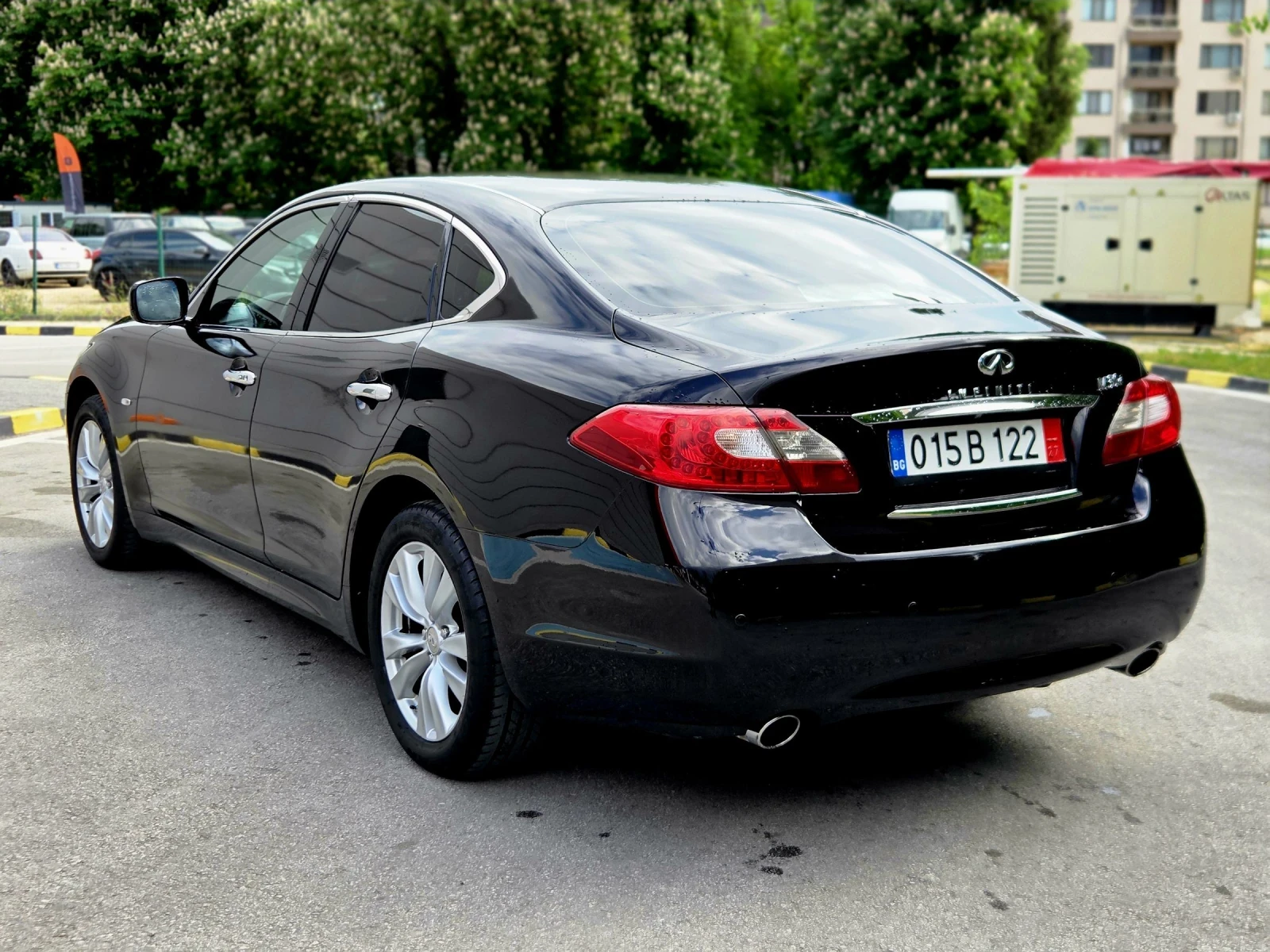 Infiniti M 30d, снимка 5 - Автомобили и джипове - 54485489