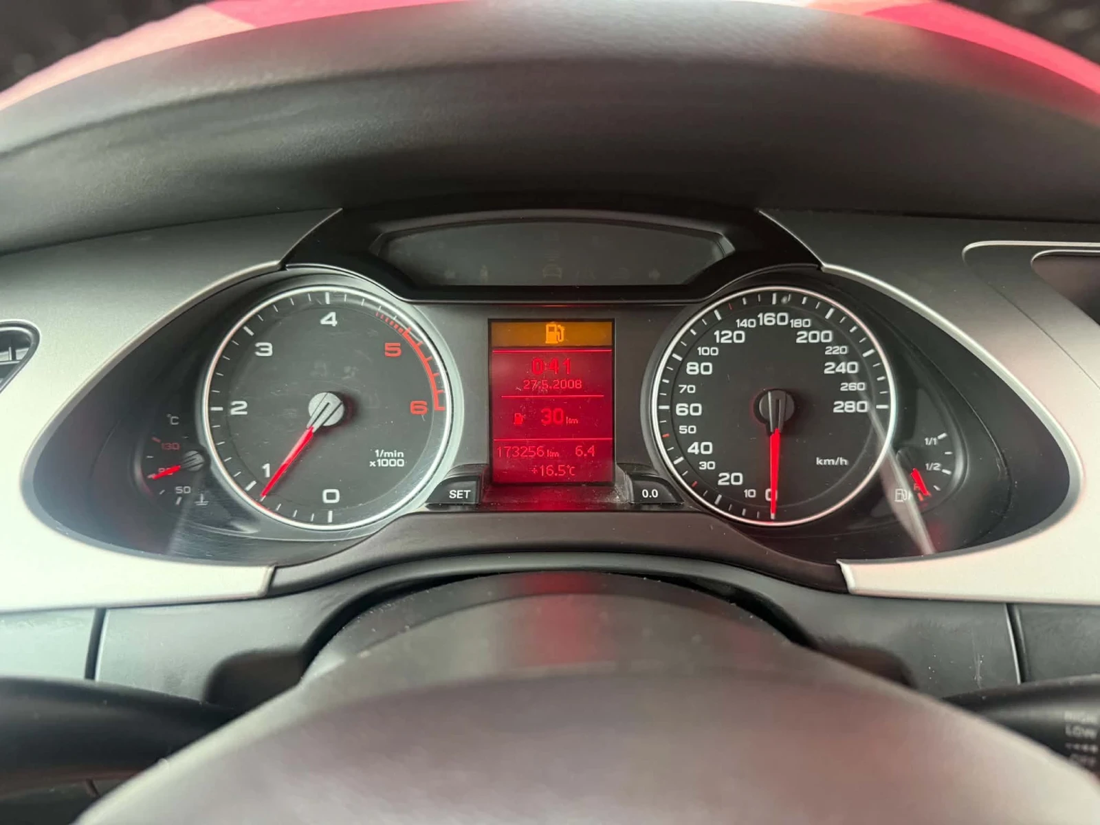 Audi A4 2.0 TDI LED, снимка 13 - Автомобили и джипове - 54659313